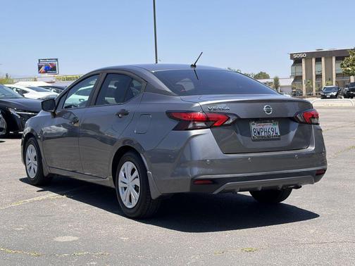 Gun Metallic 2021 Nissan Versa 1.6 S