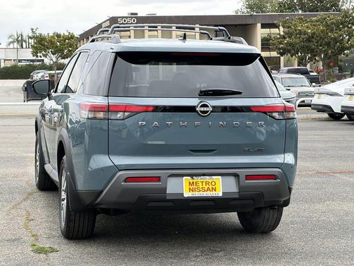Teal 2026 Nissan Pathfinder SL