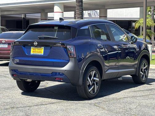 Deep Blue Pearl 2026 Nissan Kicks SV