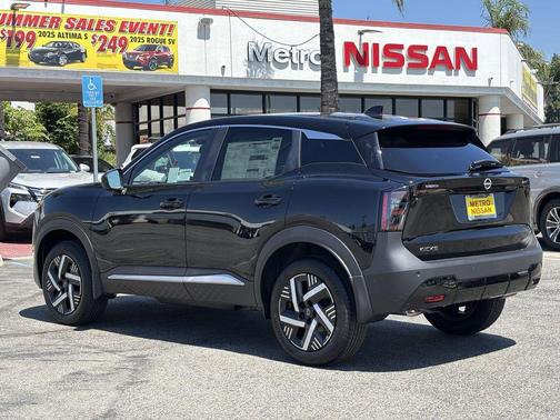 2025 Nissan Kicks SV