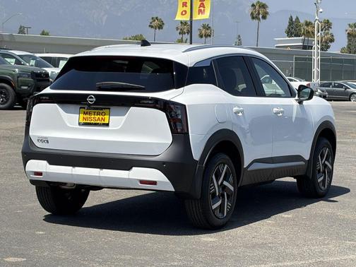 Fresh Powder 2026 Nissan Kicks SV