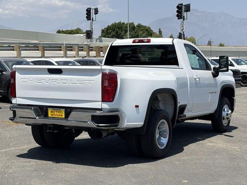 Summit White 2024 Chevrolet Silverado 3500 LT