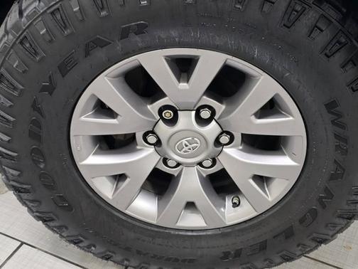 2017 Toyota Tacoma SR5