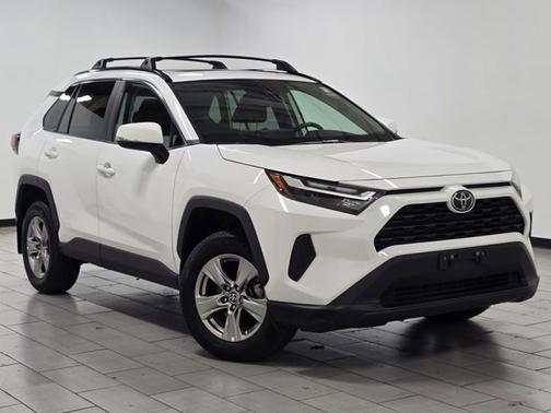 Ice Cap 2025 Toyota RAV4 XLE