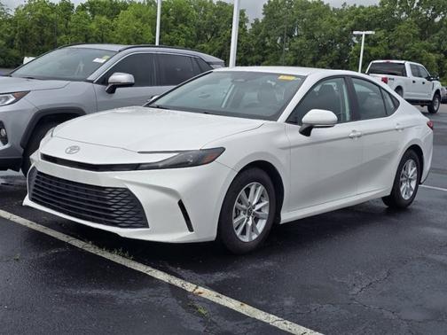 Ice Cap 2025 Toyota Camry LE