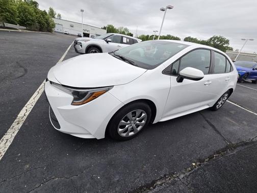 Super White 2021 Toyota Corolla LE