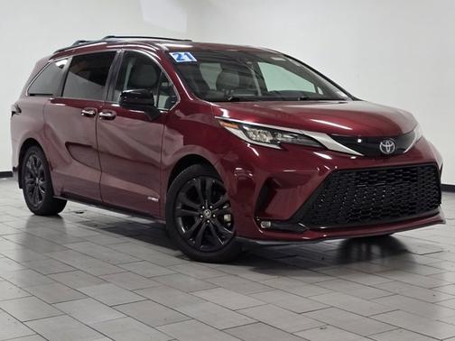2021 Toyota Sienna XSE 7 Passenger