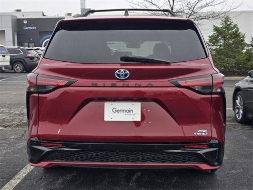 2021 Toyota Sienna XSE 7 Passenger