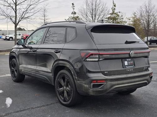 2025 Volkswagen Taos SE Black