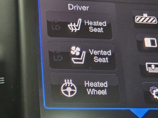 2016 Chrysler 300C Base