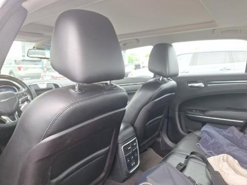 2016 Chrysler 300C Base