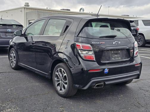 Mosaic Black Metallic 2020 Chevrolet Sonic FWD Hatchback LT 5-Door