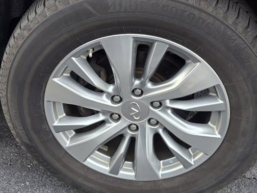 2016 INFINITI QX80 Base