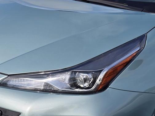 2019 Toyota Prius L Eco