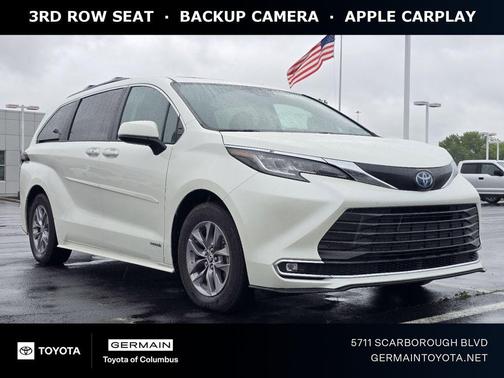 Blizzard Pearl 2021 Toyota Sienna XLE 7 Passenger