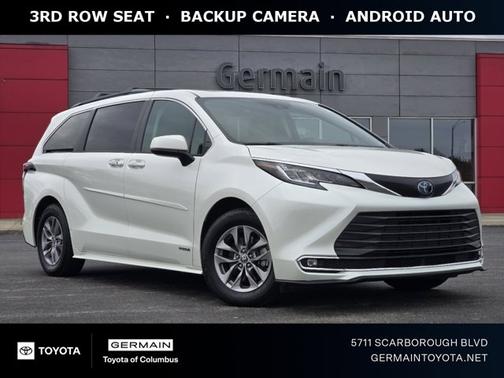 Blizzard Pearl 2021 Toyota Sienna XLE 7 Passenger