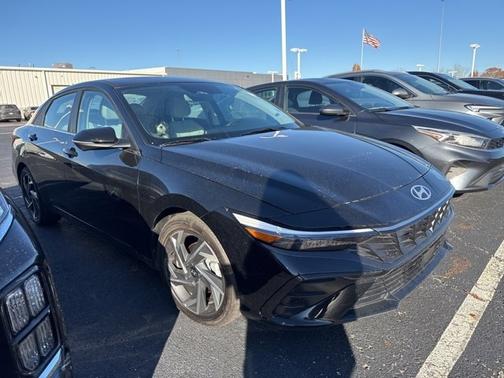 2024 Hyundai ELANTRA Limited