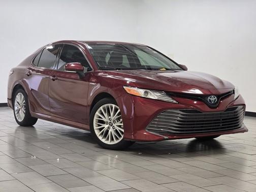2020 Toyota Camry Hybrid XLE