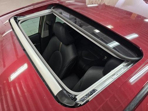 2020 Toyota Camry Hybrid XLE