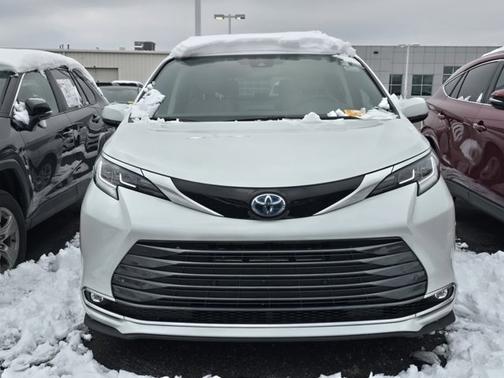 2024 Toyota Sienna Limited