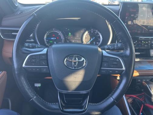 2022 Toyota Highlander Hybrid Hybrid Platinum