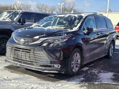 2022 Toyota Sienna Platinum