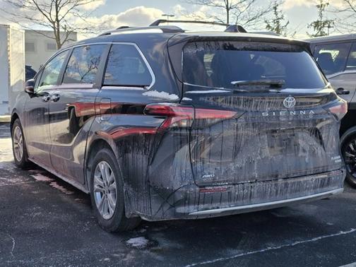 2022 Toyota Sienna Platinum