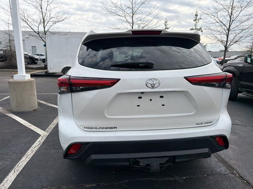 Blizzard Pearl 2021 Toyota Highlander XLE