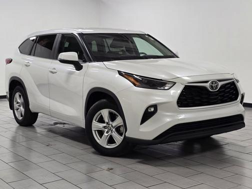 2023 Toyota Highlander LE