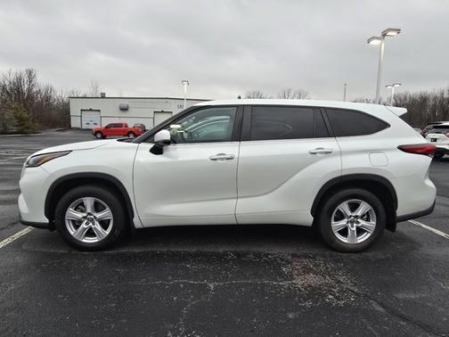 2023 Toyota Highlander LE
