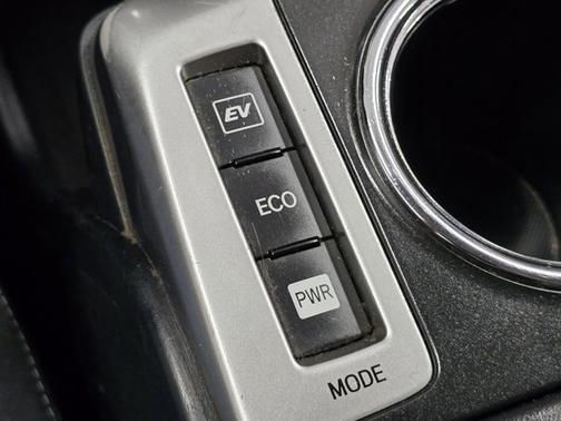 2017 Toyota Prius v Three