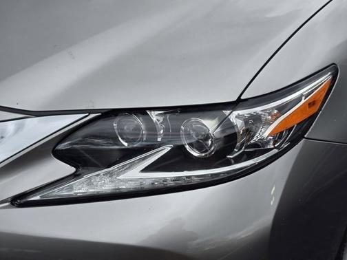 2016 Lexus ES 300h Base