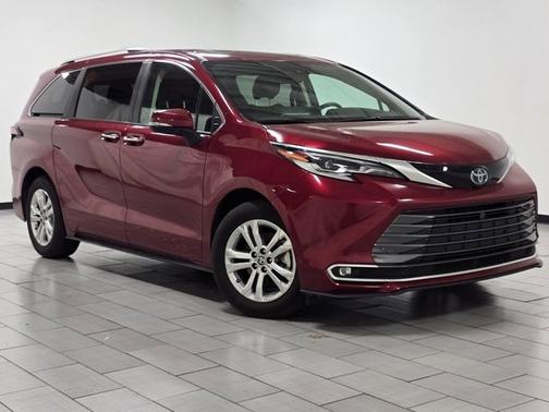 2023 Toyota Sienna Platinum