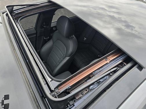 Ceramic Silver 2022 Kia Stinger GT2