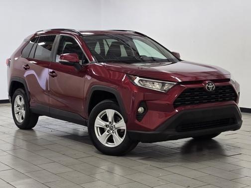 2020 Toyota RAV4 XLE