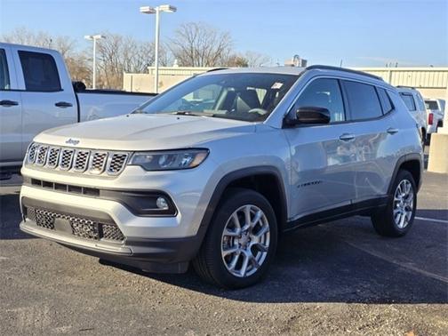 2024 Jeep Compass Latitude Lux
