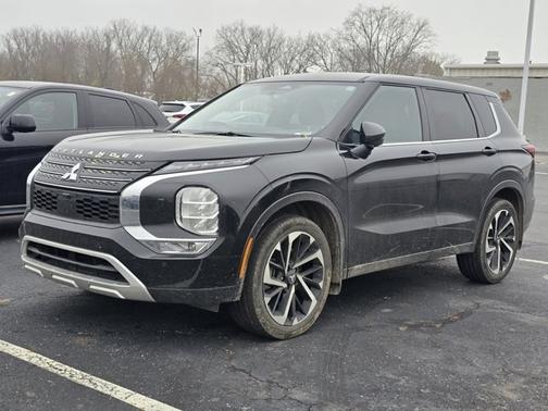 2024 Mitsubishi Outlander SE