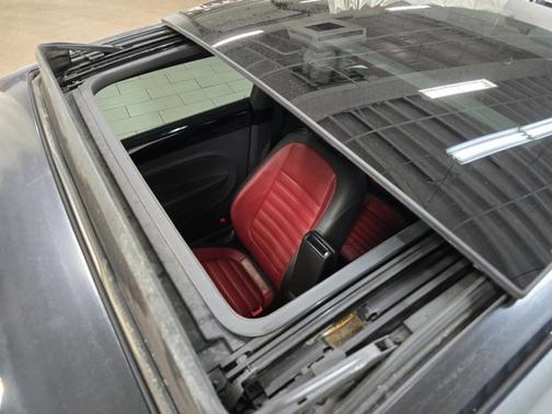 2012 Volkswagen Beetle Base