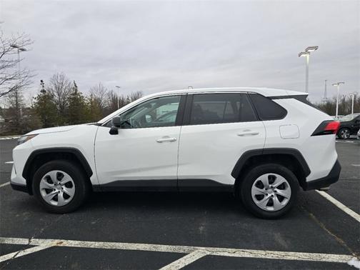 2024 Toyota RAV4 LE