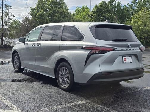 Celestial Silver Metallic 2021 Toyota Sienna XLE 8 Passenger