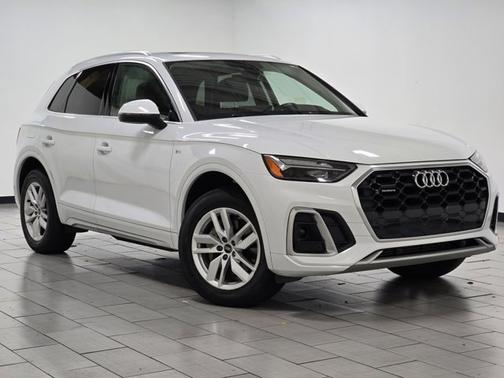 2022 Audi Q5 S line Premium