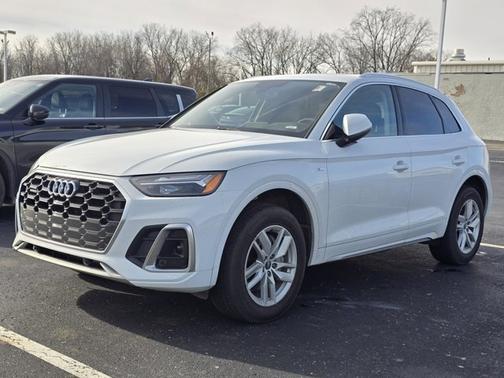 2022 Audi Q5 S line Premium