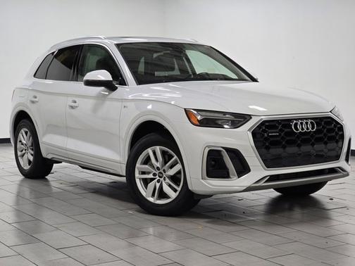 2022 Audi Q5 S line Premium