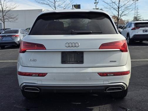 2022 Audi Q5 S line Premium