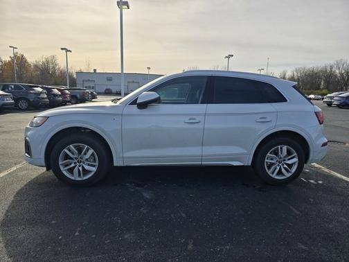 2022 Audi Q5 S line Premium