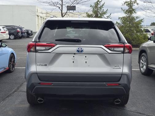 2022 Toyota RAV4 Hybrid XLE Premium