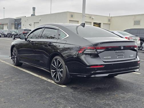 Crystal Black Pearl 2025 Honda Accord Hybrid Touring