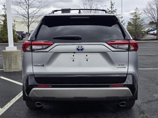 2022 Toyota RAV4 Hybrid SE
