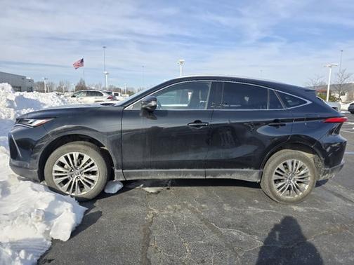 2024 Toyota Venza LE