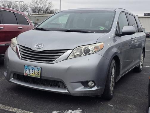 2011 Toyota Sienna XLE
